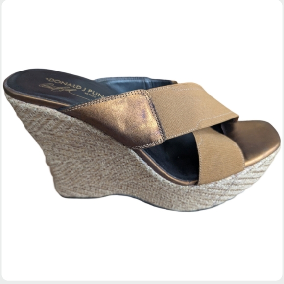 Donald J Pliner Metallic Wedge Sandals - Size 9.5M - EXCELLENT Condition! - Picture 3 of 11